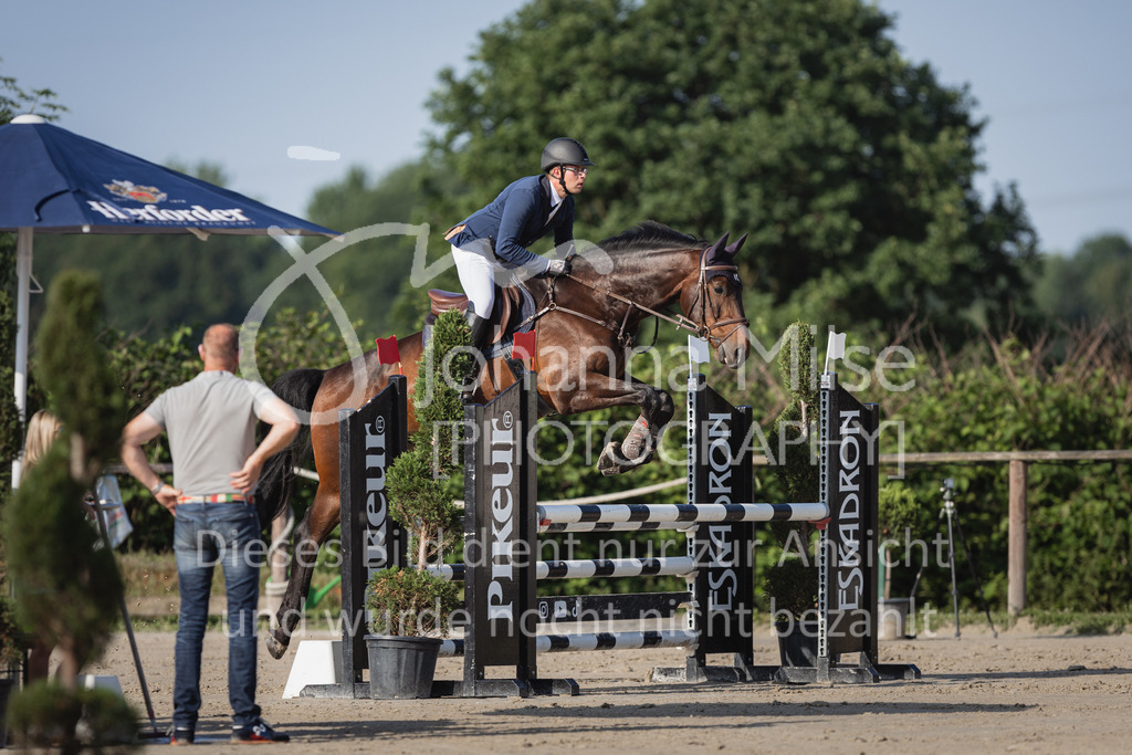 230624_PfSpTa_A2-Spr-121 | Deine schönsten Turniermomente als professionelle Fotos! Entdecke hochwertige Pferdesport-Fotografie im Online-Shop. Jetzt Fotos finden & bestellen!