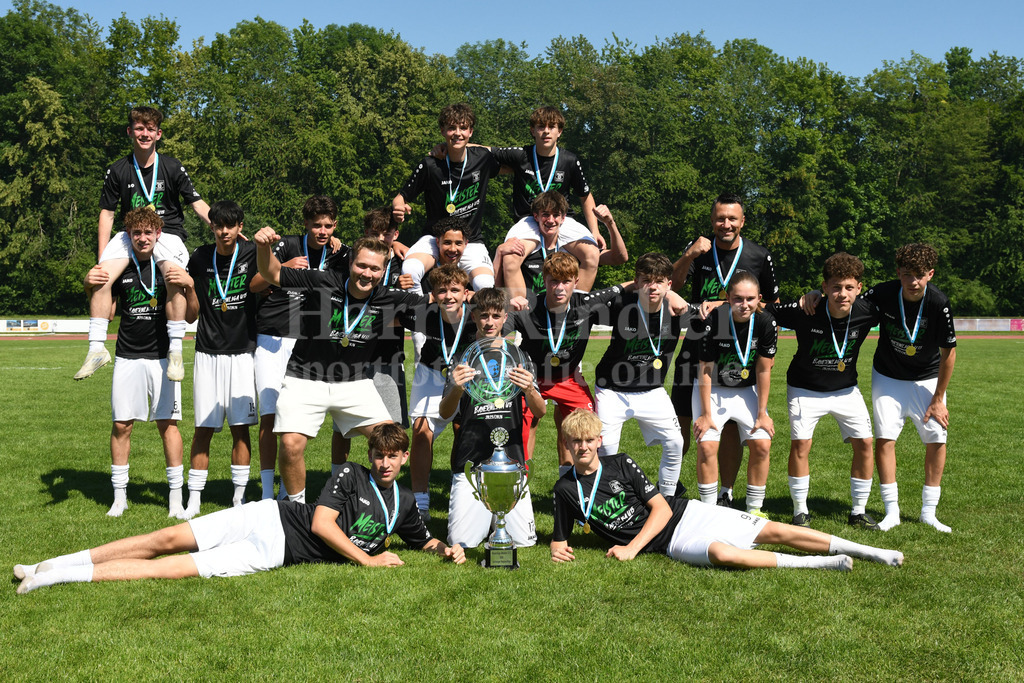 Bayernliga Meister SpVgg GW Deggendorf C-Junioren | Jubelbilder SpVgg GW Deggendorf C-Junioren U15 - Realisiert mit Pictrs.com