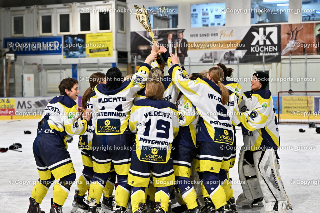 WILDCATS PATERNION & Lady Hawks Siegerehrung-Meisterfeier | Jubel Wildcats Paternion Mannschaft, Meister, WILDCATS PATERNION &amp; Lady Hawks Siegerehrung-Meisterfeier, WILDCATS PATERNION &amp; Lady Hawks Siegerehrung-Meisterfeier am 12.03.2025 in Steindorf (Ossiachersee Halle), Austria, (Photo by Bernd Stefan)