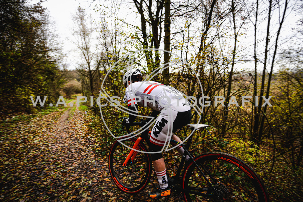 ..... | AUSTRIA, 24.11.24, 3.Radquerfeldein GP um das Sportzentrum Gunskirchen Image shows: Photo: Wapics / Andreas Willdoner