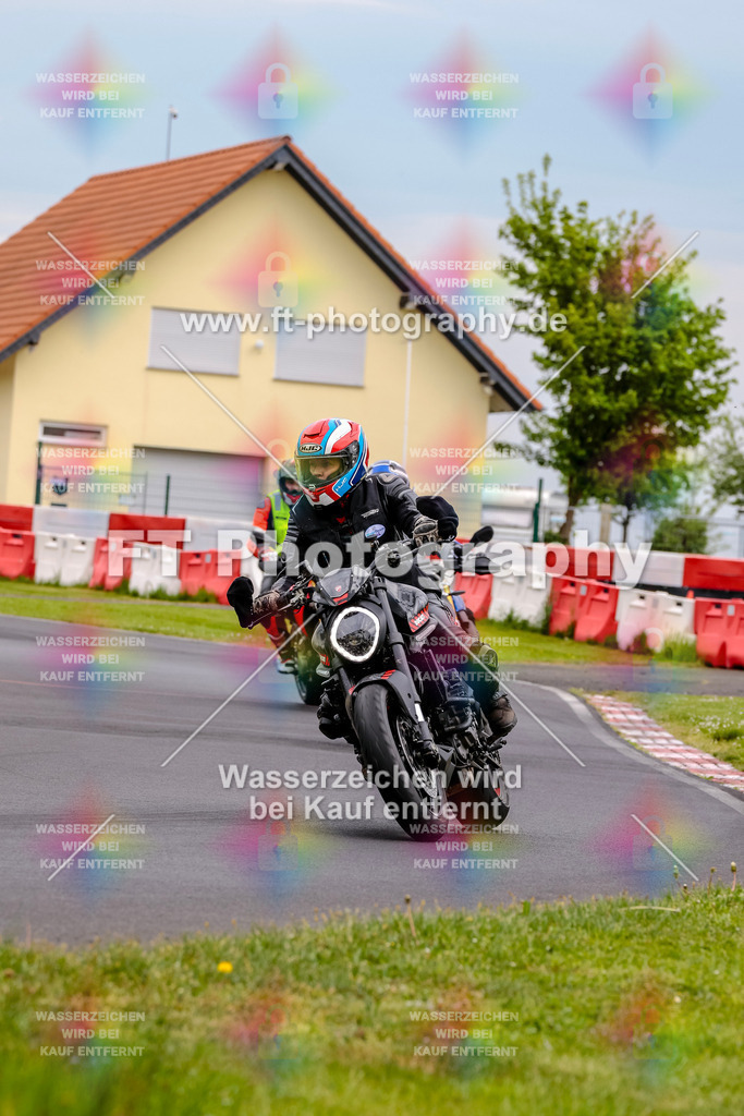 MotoTeamVBK-20608 | Hier findet Ihr Bilder von Touristenfahrten auf der Nürburgring Nordschleife oder von anderen Veranstaltungen die ich besucht habe. Viel Spass beim Durch Schauen 