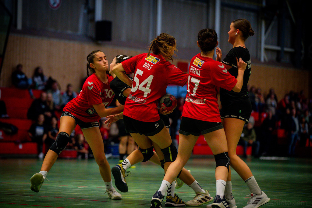 2024-09-28-ssv-st.pölten-U18-171 | "Fussifoto.com – Ihr Ansprechpartner für hochwertige Fotografie! Entdecken Sie kreative Bilder und professionelle Dienstleistungen. Kontaktieren Sie uns für Ihre Projekte!"