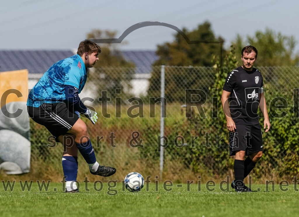 2023-09-17_046_SG_Anzing-Parsdorf_II_gegen_TSV_Zorneding_II | Anzing, Deutschland, 17.09.2023:
Fußball, A-Klasse 2023 / 2024, 5. Spieltag, Endergebnis: 1:1

Torwart Tommy Sonberger ((SG) Anzing-Parsdorf, #1), Stefan Spyra ((SG) Anzing-Parsdorf, #10)

Foto: Christian Riedel / fotografie-riedel.net