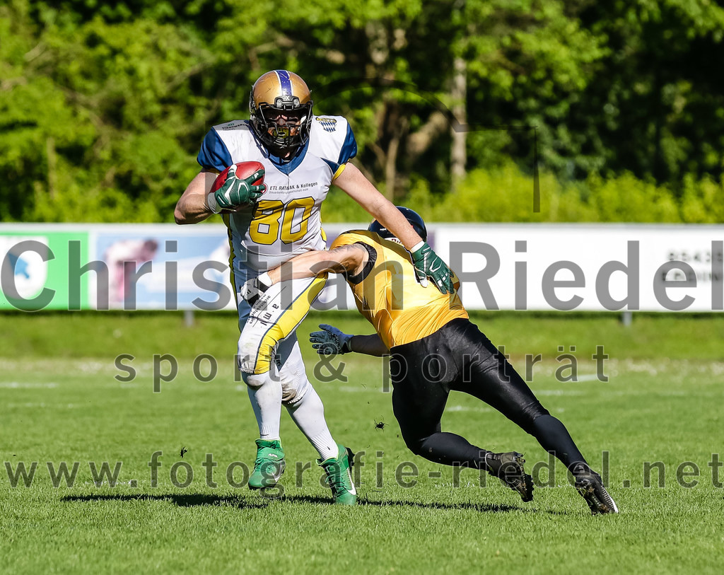 2022-05-14_088_Erding_Bulls_gegen_Munich_Cowboys_2 | Erding, Deutschland, 14.05.2022:
Fußball, Regionalliga 2022, 3. Spieltag, Erding Bulls gegen Munich Cowboys 2, Endergebnis: 20:30

Maximilian Stacke (Erding Bulls, #80)

Foto: Christian Riedel / fotografie-riedel.net