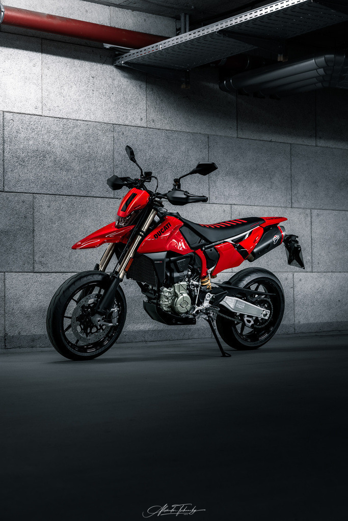 Hypermotard 698 Mono | Entdecken Sie die faszinierende Welt von Alexander Tschuncky Arts: Kreative Fotografie, atemberaubende Automobilkunst und hochwertiger Bilderdruck. Lassen Sie sich inspirieren! - Realisiert mit Pictrs.com