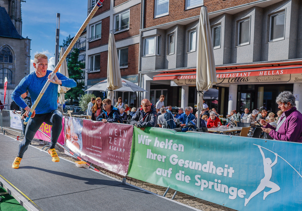 top-top.de 240913-078 | Foto, Video, Fotografie, Videografie, Fotobox, DJ, Discjockey, Musik, Musikbox, Veranstaltung, Photobooth, Amazon, Ebay, Buchtipp, Bestseller, Autor, Verlag, Buch, Wesel, Hamminkeln, NRW, Dinslaken, Rees, Drohne, Hochzeit, Party, Fotobox, Wesel, Fotograf