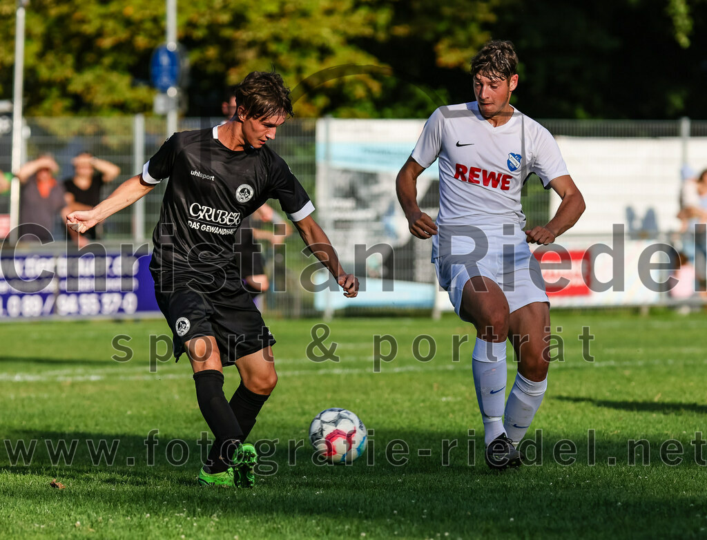 2023-07-18_088_FC_Herzogstadt_gegen_FC_Eitting | Erding, Deutschland, 18.07.2023:
Fußball, TOTO Pokal 2023 / 2024, 1. Spieltag, FC Herzogstadt gegen FC Eitting, Endergebnis: 2:4 n.E.

Emil Schwarz (FC Herzogstadt, #11), Johannes Lenz (FC Eitting, #3)

Foto: Christian Riedel / fotografie-riedel.net
