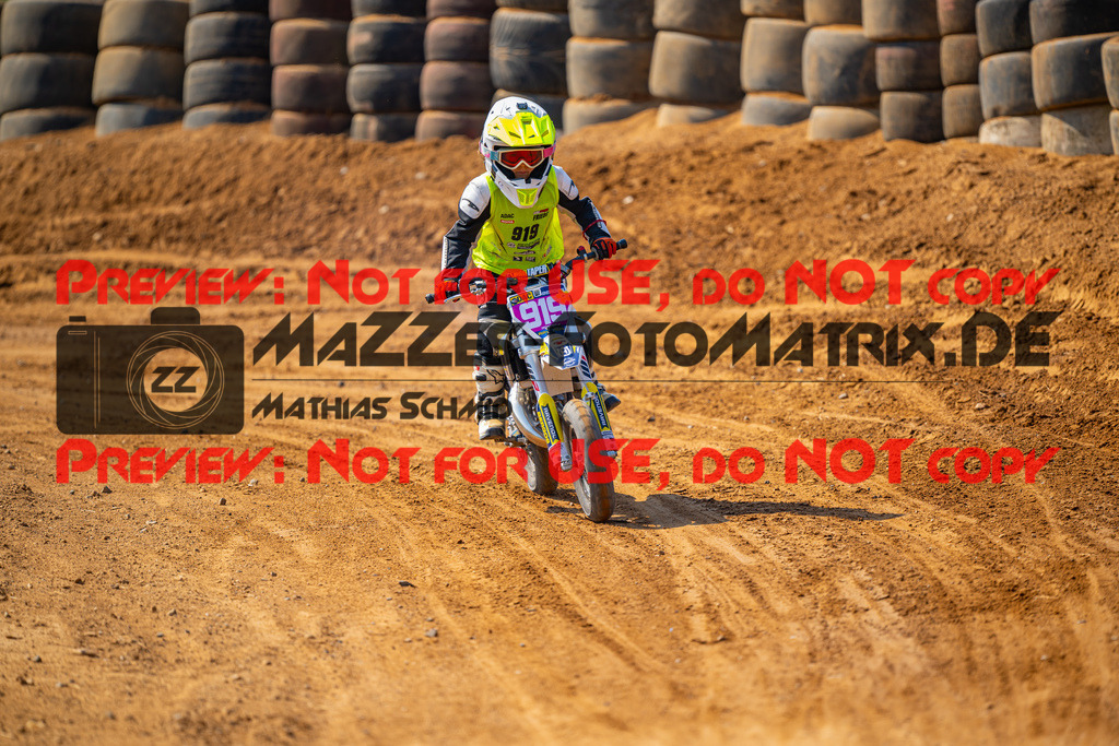 MaZZes-Fotomatrix-20260815-605215 | ROOKIES