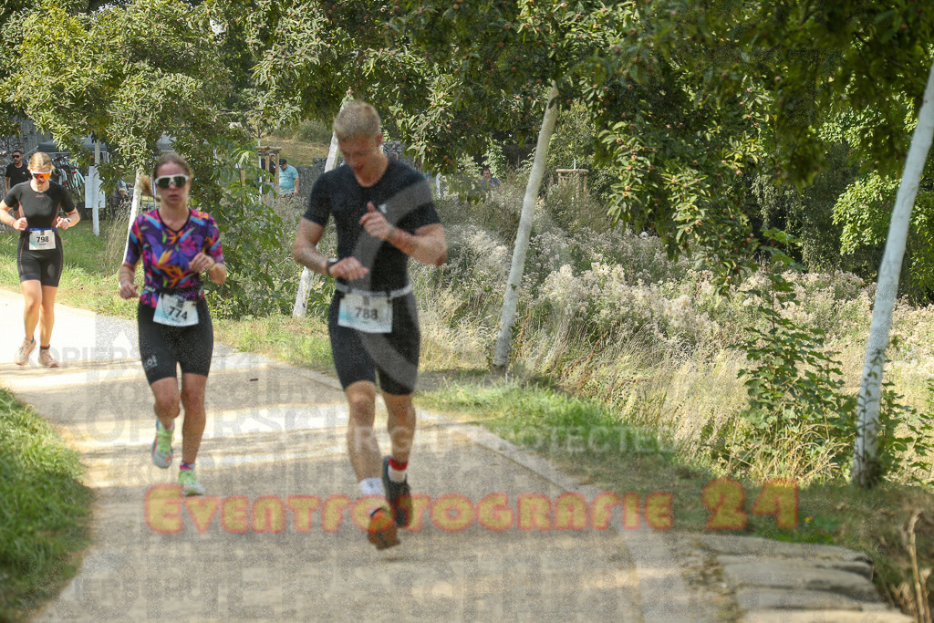250824_1455_EX1_8036 | Sportfotografie im Rhein-Sieg Kreis, Köln, Bonn, NRW, Rheinland Pfalz, Hessen, etc. Unser Tätigkeitsfeld umfasst den Laufsport vom Volkslauf über den Marathon, Duathlon, Triathon bis zum Ultralauf wie Kölnpfad Ultra oder Schindertrail.