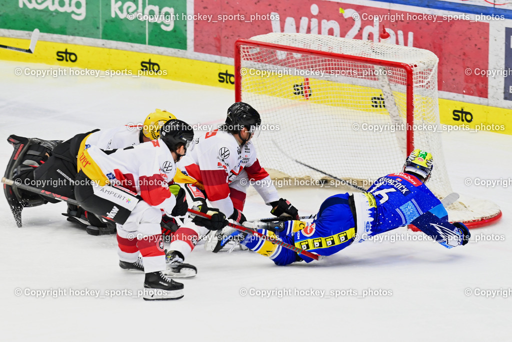 EC IDM Wärmepumpen VSV vs. Pioneers Vorarlberg | Tor EC VSV, #30 Caffi Alex PIONEERS VORARLBERG, #4 Schnetzer Ramon PIONEERS VORARLBERG, #46 Maier Oskar PIONEERS VORARLBERG, #16 HANCOCK Kevin EC VSV, EC IDM Wärmepumpen VSV vs. Pioneers Vorarlberg, EC IDM Wärmepumpen VSV vs. Pioneers Vorarlberg am 14.12.2024 in Villach (Stadthalle Villach), Austria, (Photo by Bernd Stefan)
