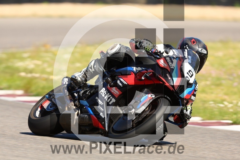 0009-20260423_00644 | Schöne Erinnerungen an spannende Momente - das festzuhalten ist unser Job. PIXELrace.de ist seit 2003 auf den Rennstrecken Europas unterwegs um die Action draußen beim Fahren und die wunderbare Stimmung imm Fahrerlager für euch einzufangen.