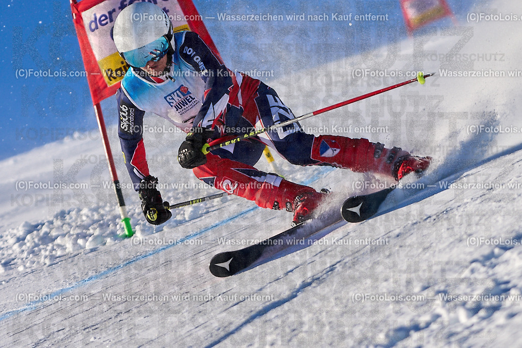 ALP3847_MASTERS-Cup_GS-C Damen | (C)FotoLois.com, Alois Spandl. FIS Masters-Cup Wildschönau, Giant Slalom auf der Piste Schatzberg GS, Siegerehrung auf dem Dorfplatz Niederau, Sa 13. Januar 2024.