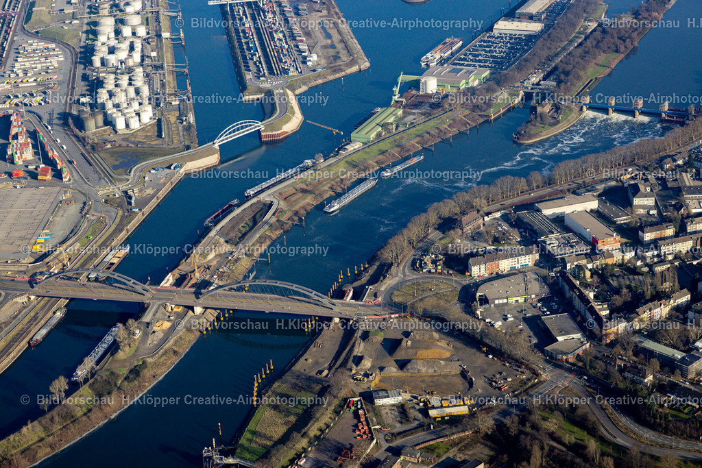 Luftbild Duisburg-8751 | Luftbildfotografie Fluß - Brückenbauwerk zur Überquerung "" Karl-Lehr-Brücke " an der Ruhrorter Straße in Duisburg im Ruhrgebiet im Bundesland Nordrhein-Westfalen, Deutschland - Realisiert mit Pictrs.com