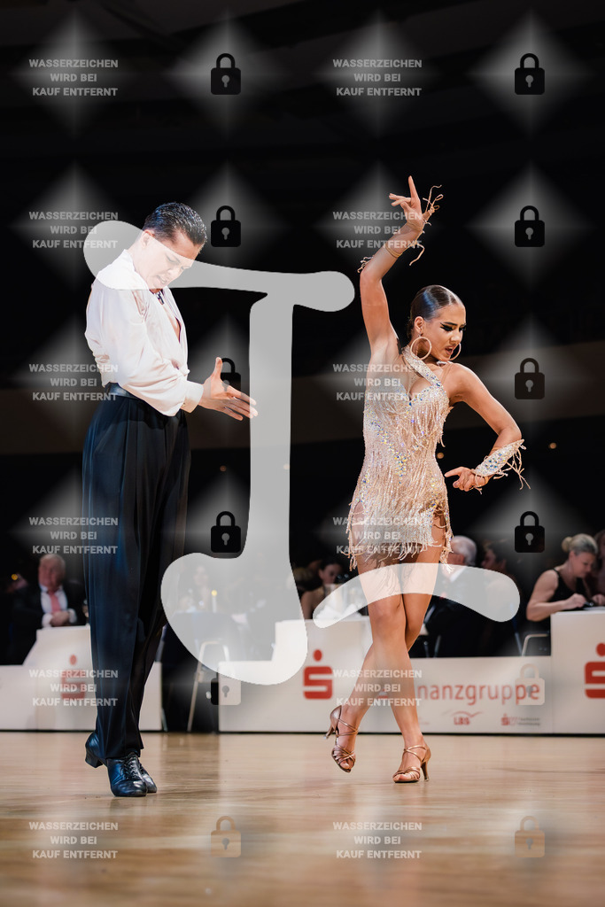 Goldstadtpokal 2025 - WDSF Open Latin Youth 4th (77) Tobias Ottner _ Melaniia Petrova (Austria)-2025-01-25-0532 | Webshop for digital downloads and prints of dance sport, event & show photographer Julian Link - Realisiert mit Pictrs.com