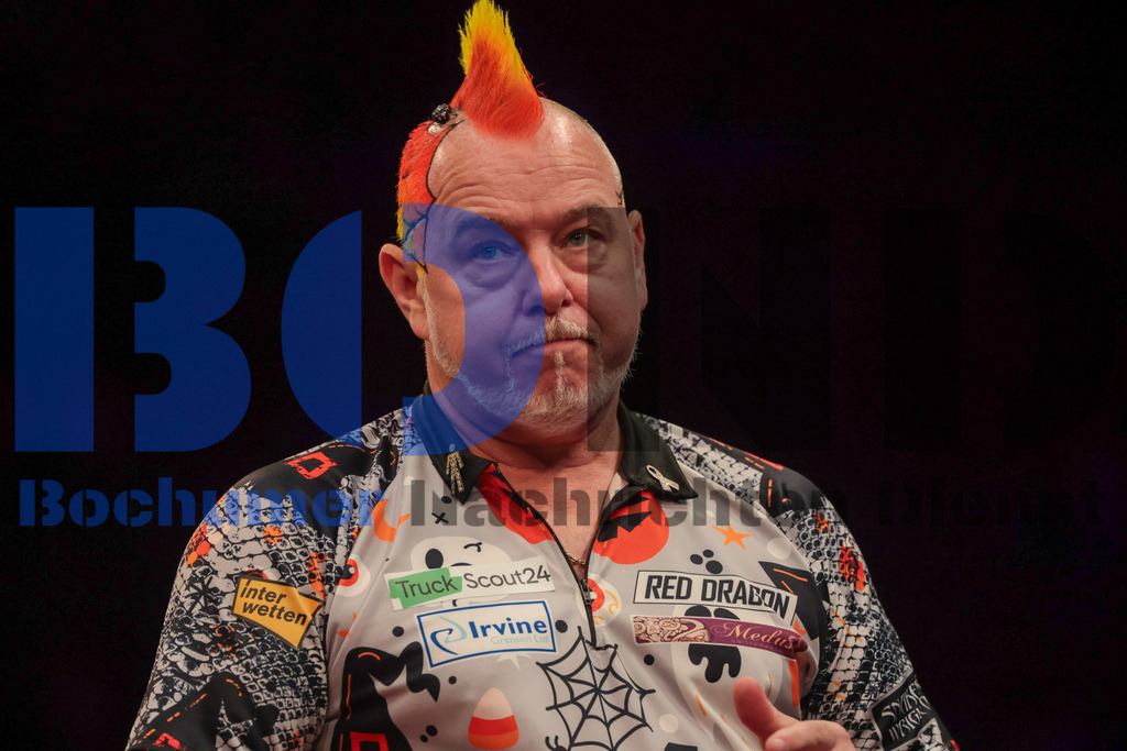  29.10.2023 - 
 | Sebastian Sendlak / Bochumer Nachrichtendienst (BOND) - PDC European Darts Championship: Viertelfinale {Persons shown} - Realisiert mit Pictrs.com