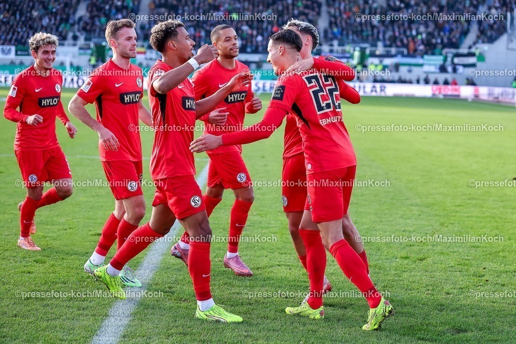 PRM21122501019 | 21.12.2025, Fußball, Preußen Münster - SV 07 Elversberg, 2. Fußball Bundesliga,  Preußenstadion, 17.Spieltag, Saison 2025 2026: Torjubel nach dem Tor zum 1:0 durch Torschütze Younes Ebnoutalib (Elversberg #22) nach Elfmeter   DFB regulations prohibit any use of photographs as image sequences and or quasi-video.