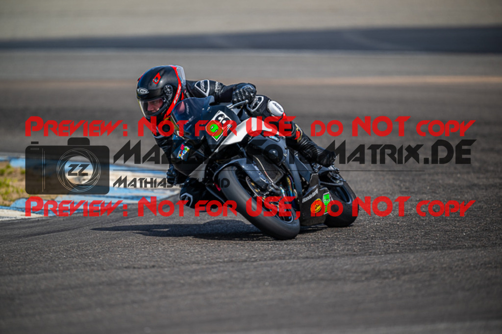 MaZZes_FotoMatrix_230410_8191 | ROT