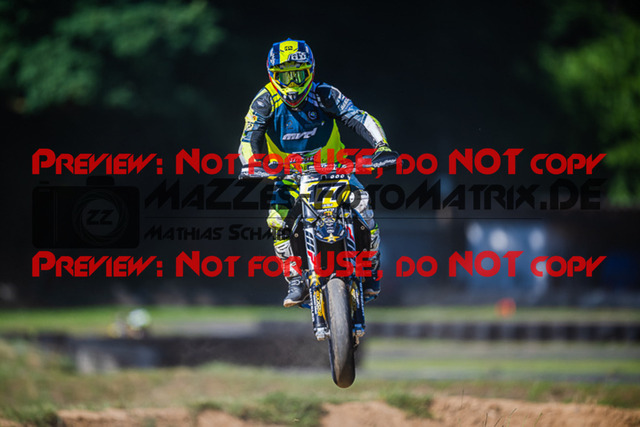 MaZZes_FotoMatrix_220702_4451 | S1