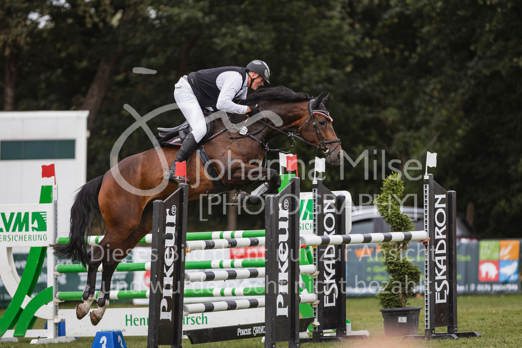 240719_LC_Youngster-M-321 | Deine schönsten Turniermomente als professionelle Fotos! Entdecke hochwertige Pferdesport-Fotografie im Online-Shop. Jetzt Fotos finden & bestellen!