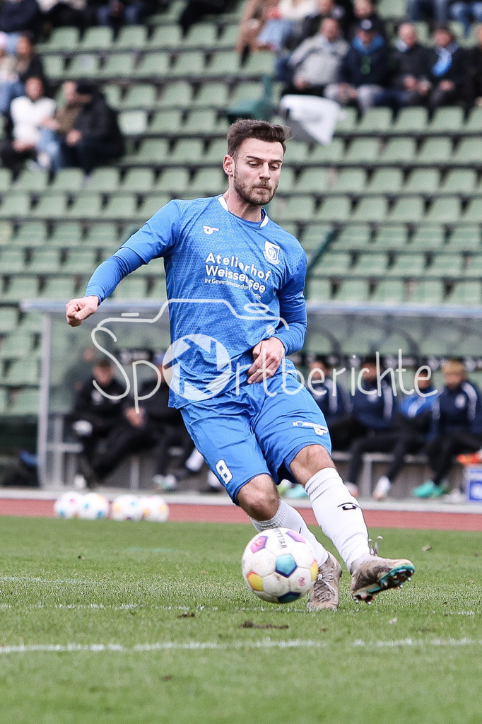 VSG Altglienicke - Viktoria Berlin | Max KULKE (VSG #8) am Ball / Freisteller / Einzelfoto