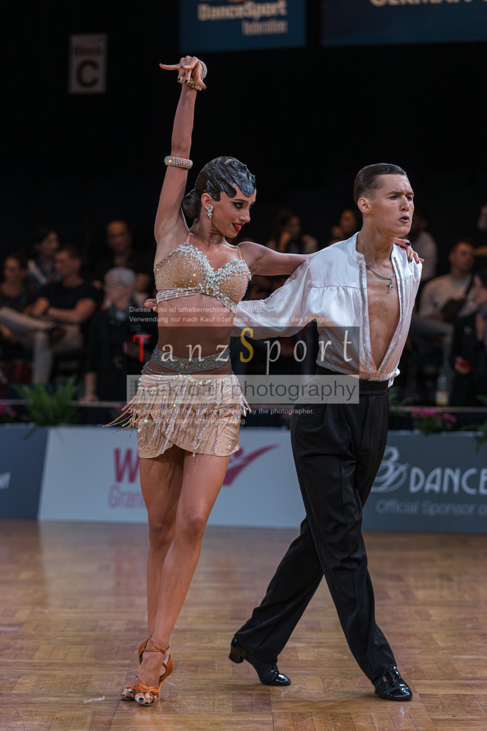 20250820_WDSF Open Lat Youth_2960 | Tanzsportbilder, Standardtanz, Lateintanz, WDSF, DTV, LTVB, dancecomp, goc, hessen tanzt, blaues band der spree, walzer, tango, wiener walzer, slowfox, quickstepp, samba, rumba, cha-cha-cha, paso doble. jive, hd-kroft photography, turniertanzsport