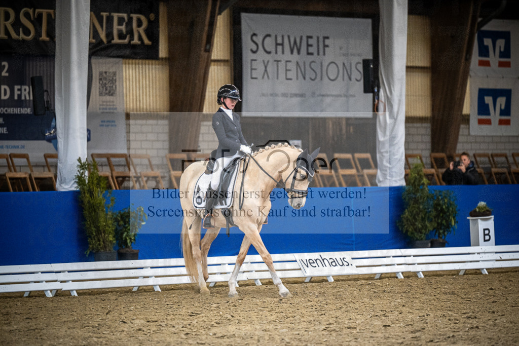 DOS_2761 | Entdecke hochwertige Reitturnierfotos von Foto Oger. Professionell, emotional und authentisch – jetzt Lieblingsmomente im Shop bestellen.Deutschlandweite Turnierfotografie. - Realisiert mit Pictrs.com