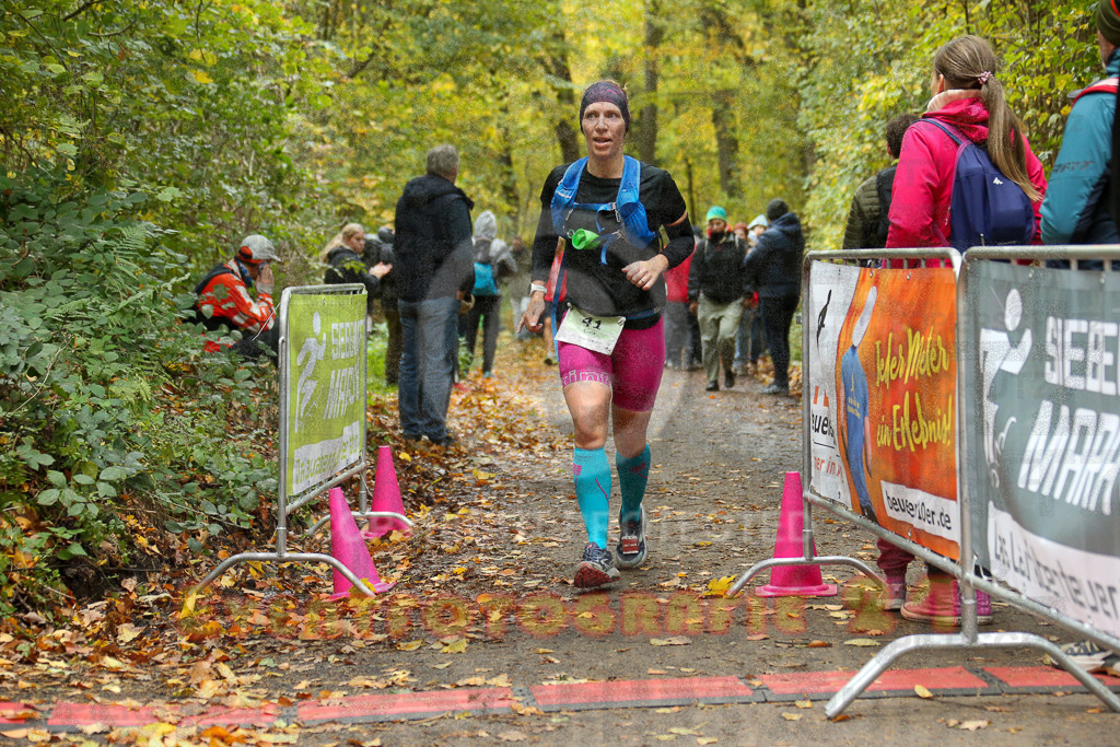 251026_1316_EX1_3034 | Sportfotografie im Rhein-Sieg Kreis, Köln, Bonn, NRW, Rheinland Pfalz, Hessen, etc. Unser Tätigkeitsfeld umfasst den Laufsport vom Volkslauf über den Marathon, Duathlon, Triathon bis zum Ultralauf wie Kölnpfad Ultra oder Schindertrail.