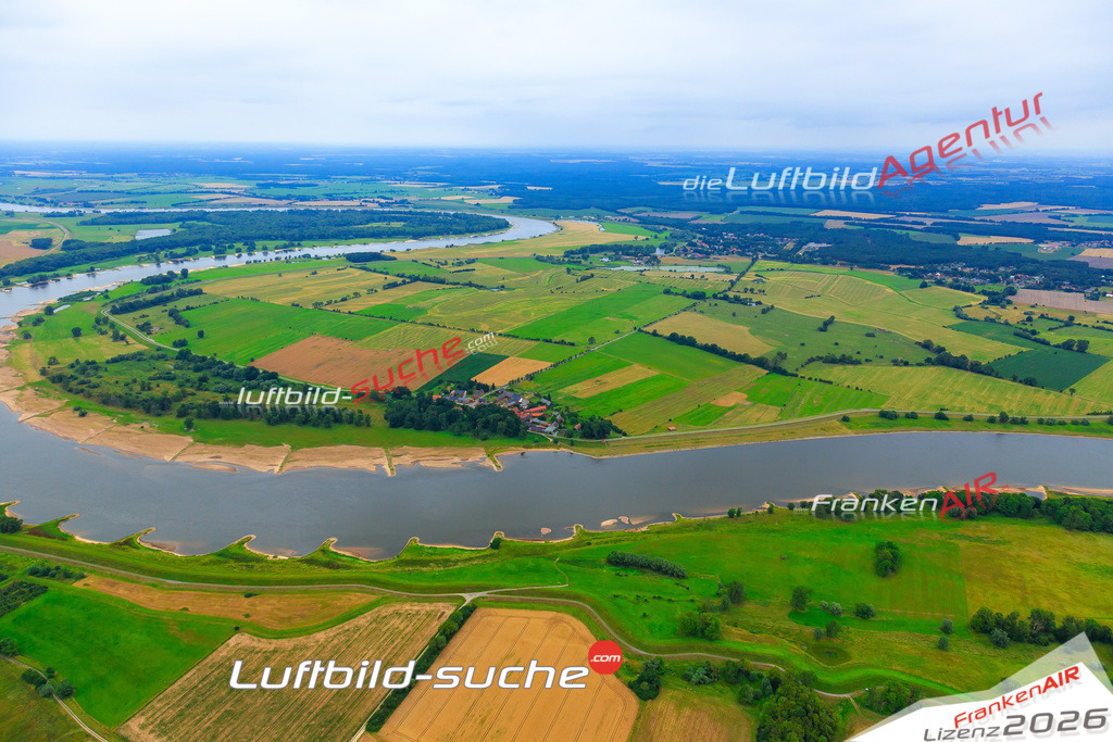 Die Luftaufnahme der Stadt Aland wurde vom UL-Flugzeug heraus erstellt ( keine Drohne )- hohe Auflösung für beste Qualität