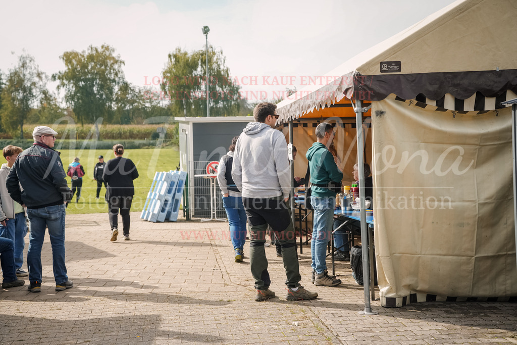 20250928_Hunderennen-342 | MuT (Mensch und Tier) mit Mona - Fotografie und Tierkommunikation - Realisiert mit Pictrs.com