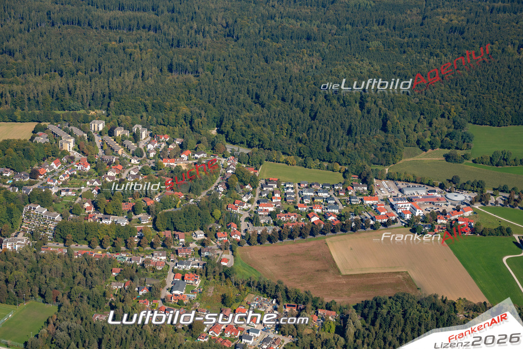 Aktuelles Luftbild von  Kirchseeon Kauf mit Lizenz / Bildrechten möglich- Die Luftaufnahme wurde 2021 mittels UL-Flugzeug erstellt ( keine Drohne ) - hochauflösende Kamera-Systeme von  Canon -Beste Qualität - Für grossformatige Ausdrucke geeignet. Die Geschenkidee !