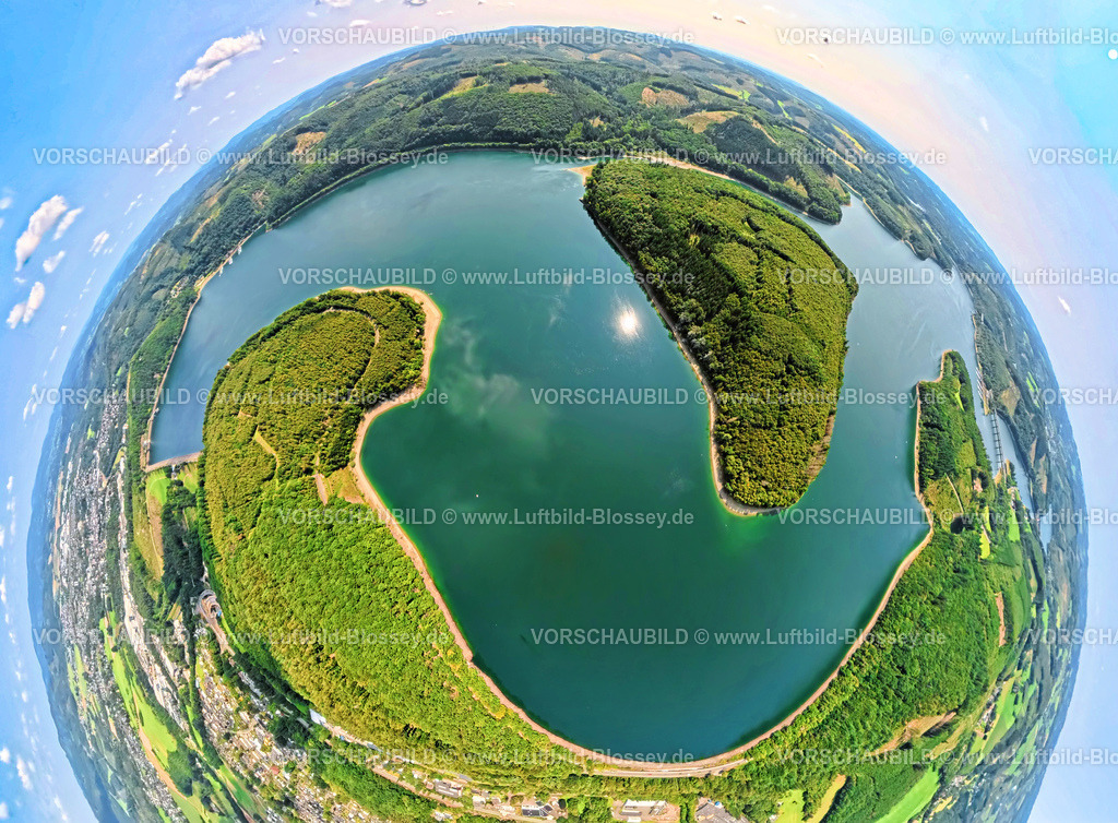 Attendorn250808041Biggesee | Luftbild, Biggesee Talsperre, umgeben von Wald, Erdkugel, Fisheye Aufnahme, Fischaugen Aufnahme, 360 Grad Aufnahme, tiny world, little planet, fisheye Bild, Neu-Listernohl, Attendorn, Sauerland, Nordrhein-Westfalen, Deutschland
