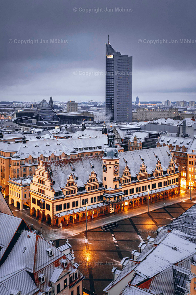 Leipzig von oben | Die Leipzig Skyline von oben ist ein echtes Highlight für Fotofans, Städtereisende und alle, die Leipzigs Kontraste zwischen Historie und Moderne schätzen – von City-Hochhäusern über Uni-Riese bis Völkerschlachtdenkmal und jede Menge Grün drumherum. - Realisiert mit Pictrs.com