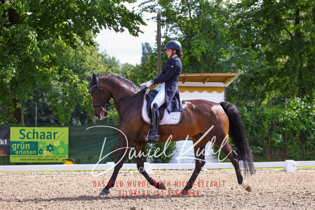 DKP41346 | Turnierfotos kaufen im Webshop von Daniel Kuhl Photography – entdecke professionelle Reitsportfotos aus Turnieren & Events. Hochwertige Turnierbilder online bestellen & sichern. Jetzt Fotos von Reitsportturnieren kaufen!