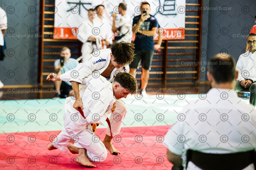250920-124921-_G2A0321-MarcelSutter | Finde und bestelle deine Sport- und Eventfotos in höchster Qualität. Professionelle Aufnahmen von Wettkämpfen, Veranstaltungen und Outdoor-Events – schnell und einfach online bestellen. - Realisiert mit Pictrs.com