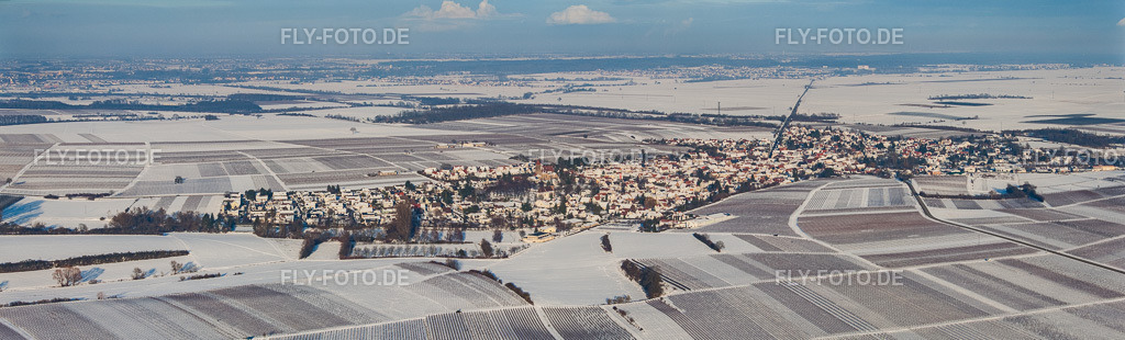 Winterlich schneebedeckte Panorama  Perspektive Dorf - Ansicht am Rande von Feldern und vor dem Haardtrand des Pfälzerwaldes | Luftbild: Winterlich schneebedeckte Panorama  Perspektive Dorf - Ansicht am Rande von Feldern und vor dem Haardtrand des Pfälzerwaldes in Impflingen im Bundesland Rheinland-Pfalz in Deutschland. Foto: IMG_36309-Bearbeitet.jpg vom 03.01.2011 durch Werner Riehm/FLY-FOTO.de - Realisiert mit Pictrs.com