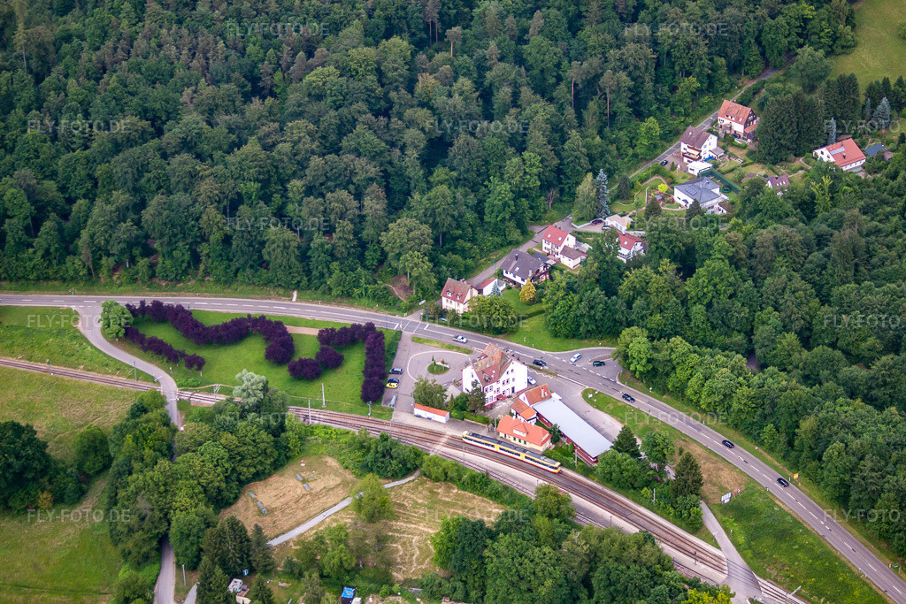 Luftbild: van Anderen Möbel im Ortsteil Etzenrot in Waldbronn im Bundesland Baden-Württemberg in Deutschland.Foto: IMG_66742.jpg vom 07.06.2014 durch Werner Riehm/FLY-FOTO.deAuflösung des Originals: 4752 x 3168 px