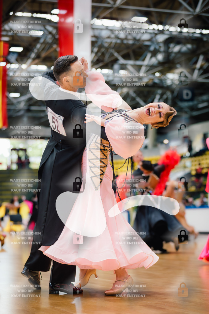 Hessen Tanzt WDSF Open Senior I Standard 2nd (52) Kristof Zsolt _ Daniela Paul (TC Der Frankfurter Kreis)-2025-05-17-7188 | Webshop for digital downloads and prints of dance sport, event & show photographer Julian Link - Realisiert mit Pictrs.com