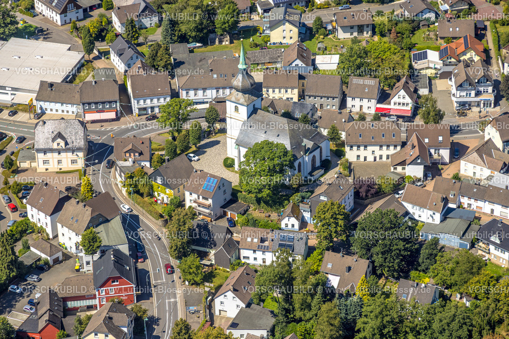 Kierspe250813055 | Luftbild, evang.  Margarethenkirche im Ortszentrum Kierspe-Dorf, Kierspe, Sauerland, Nordrhein-Westfalen, Deutschland