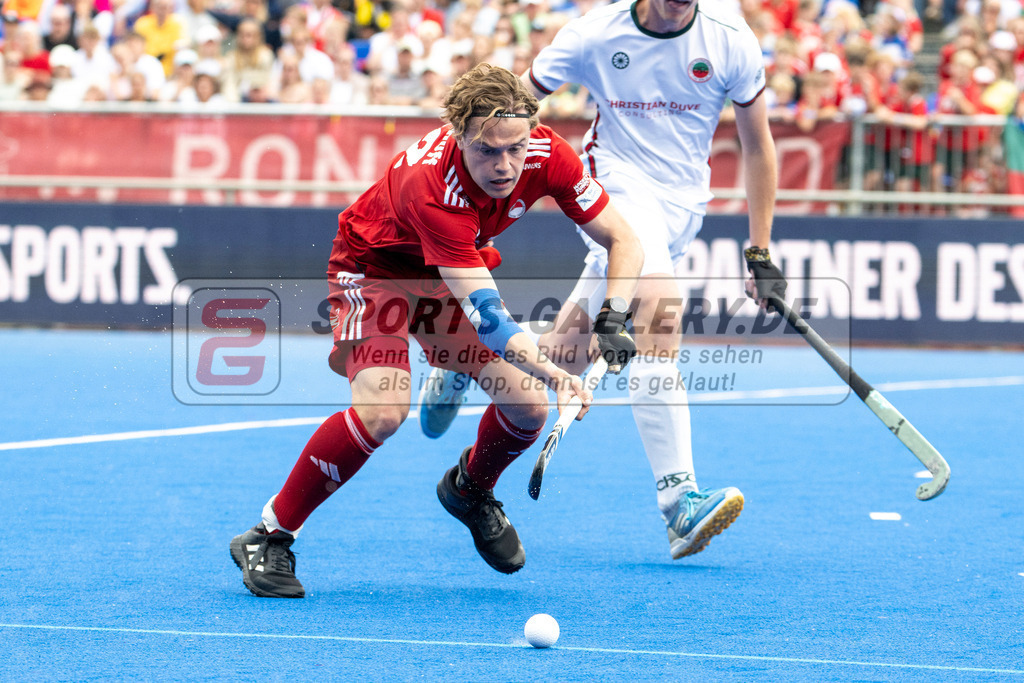 Final4_20250601-1504-Z09_4650 | Krefeld, Deutschland, 01.06.2025:  Feldhockey Final4 2025 – „Deutsche Feldhockey-Meisterschaften 2025“ Crefelder HTC - Rot-Weiss Köln (Finale Herren) im Gerd-Wellen-Hockeyanlage am 01.06.2025 in Krefeld, Deutschland. (Foto von Kramhöller/Fehrmann/Kaste)Krefeld, Germany, 01.06.2025: Feldhockey Final4 2025 – „Deutsche Feldhockey-Meisterschaften 2025“ Harvestehuder HTC - Düsseldorfer HC (Finale Damen) in Gerd-Wellen-Hockeyanlage at 01.06.2025 in Krefeld, Deutschland. (Foto from Kramhöller/Fehrmann/Kaste)