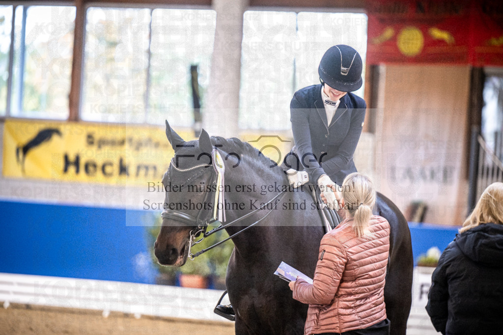 DOS_0030 | Entdecke hochwertige Reitturnierfotos von Foto Oger. Professionell, emotional und authentisch – jetzt Lieblingsmomente im Shop bestellen.Deutschlandweite Turnierfotografie. - Realisiert mit Pictrs.com