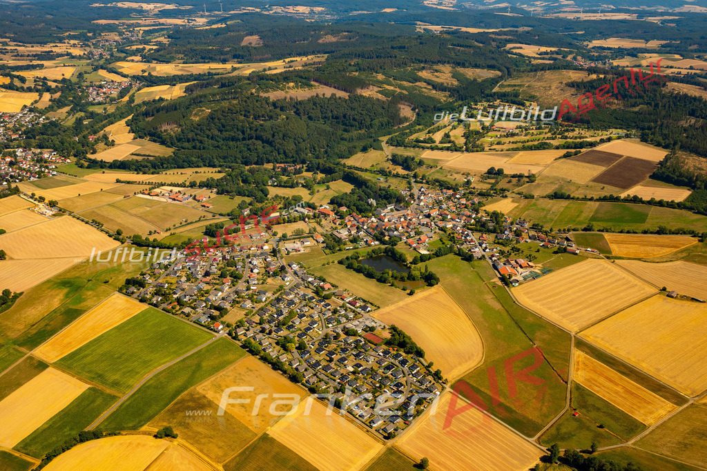 hausen-oberaula-luftbild-22-4083 | Aktuelles Luftbild von Hausen Oberaula - Die Luftaufnahme wurde 2022 mittels UL-Flugzeug erstellt ( keine Drohne ) - hochauflösende Kamera-Systeme von  Canon -
Beste Qualität - Für grossformatige Ausdrucke geeignet. Die Geschenkidee !