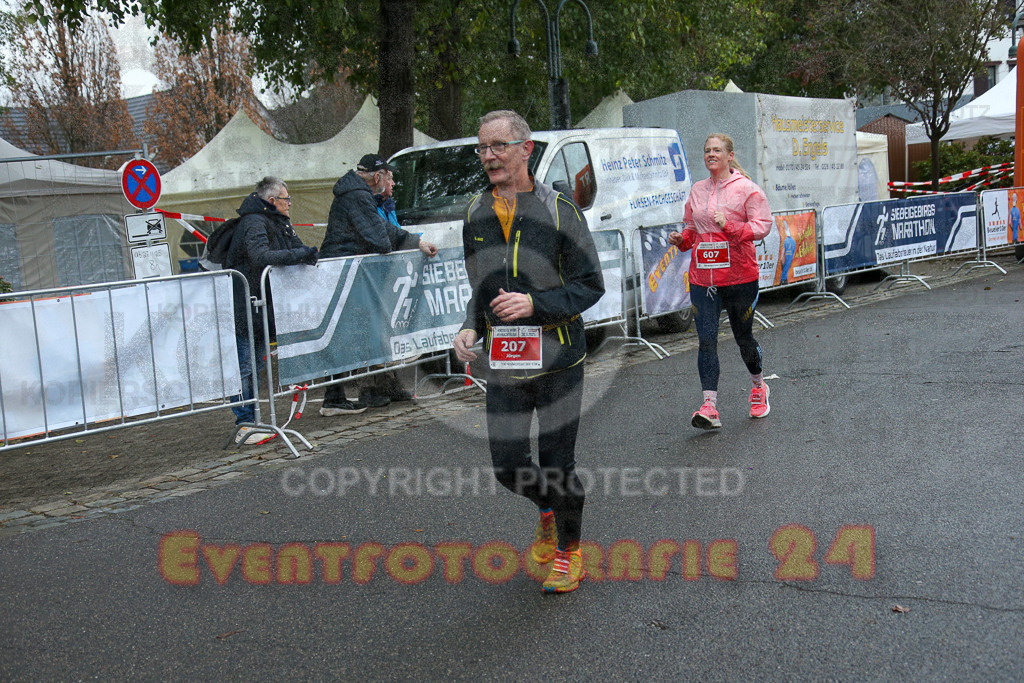 251130_1145_EX1_8696 | Sportfotografie im Rhein-Sieg Kreis, Köln, Bonn, NRW, Rheinland Pfalz, Hessen, etc. Unser Tätigkeitsfeld umfasst den Laufsport vom Volkslauf über den Marathon, Duathlon, Triathon bis zum Ultralauf wie Kölnpfad Ultra oder Schindertrail.