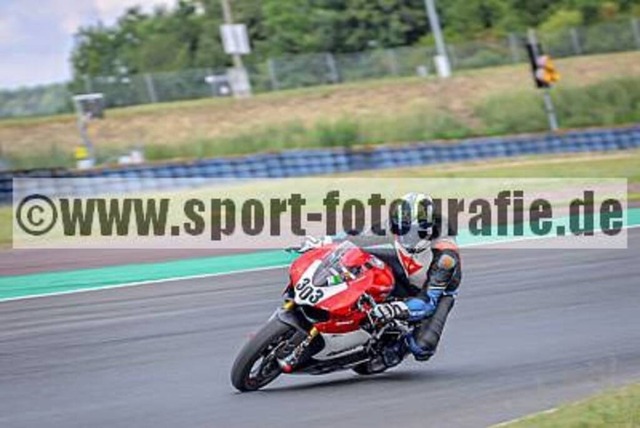 spof2949 | Professionelle Fotos von Sportveranstaltungen, aber auch Hochzeiten und anderen Events. - Realisiert mit Pictrs.com