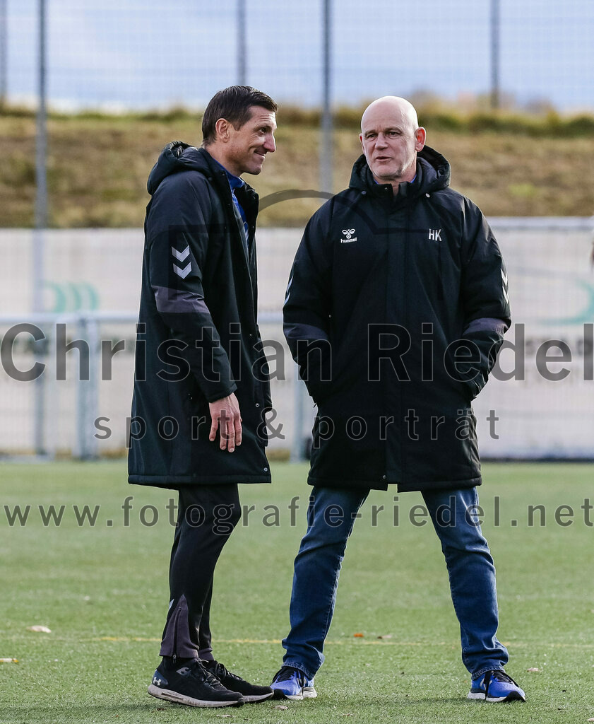 2023-11-19_002_FC_Langengeisling_gegen_FC_Forstern_II | Erding, Deutschland, 19.11.2023:
Fußball, Bezirksoberliga 2023 / 2024, 12. Spieltag, FC Langengeisling gegen FC Forstern II, Endergebnis: 3:0

Trainer Stefan Karamatic (FC Langengeisling)

Foto: Christian Riedel / fotografie-riedel.net