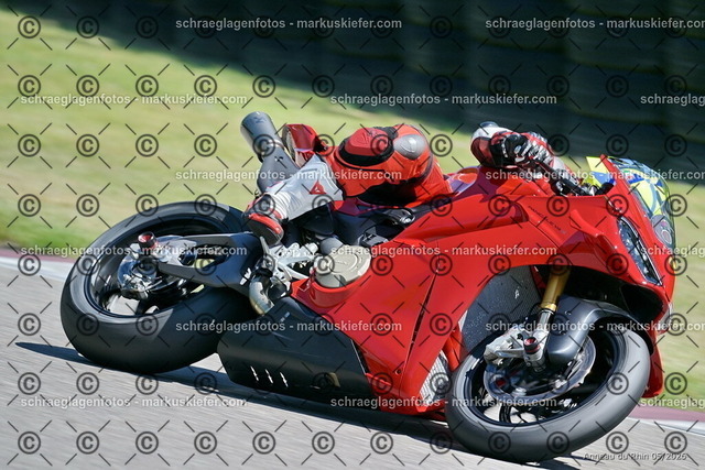 26BT01-1174 | 063 - Realisiert mit Pictrs.com