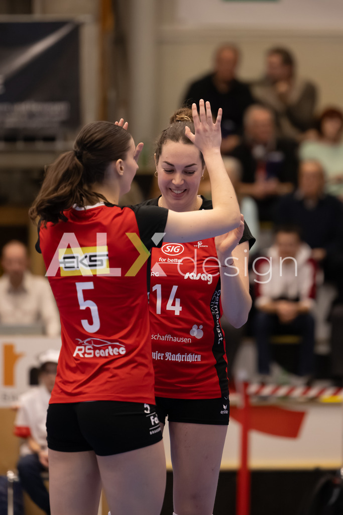 Volleyball I Frauen I Saison 2025-2026 I Volleyball NLA | Women I Round 16 I VC Kanti Schaffhausen - Viteos NUC I 31.01.2026 | 14 Josipa Marković (HR) (VC Kanti Schaffhausen) – Aussen  //  * 5 Wanda Herzog (CH) (VC Kanti Schaffhausen) - Mitte - Realisiert mit Pictrs.com