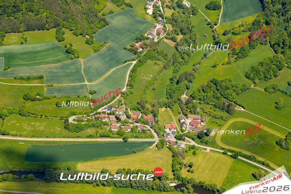 Luftbild Vs Google Maps  Steinkirchen  Braunsbach -Das Luftbild wurde 2025 vom UL-Flugzeug heraus erstellt ( keine Drohne ) - Hochauflösende Luftaufnahme -Nicht vergleichbar mit Google Maps oder Satelittenbilder- Die Geschenkidee !Mit Lizenz und Bildrechte bestellbar