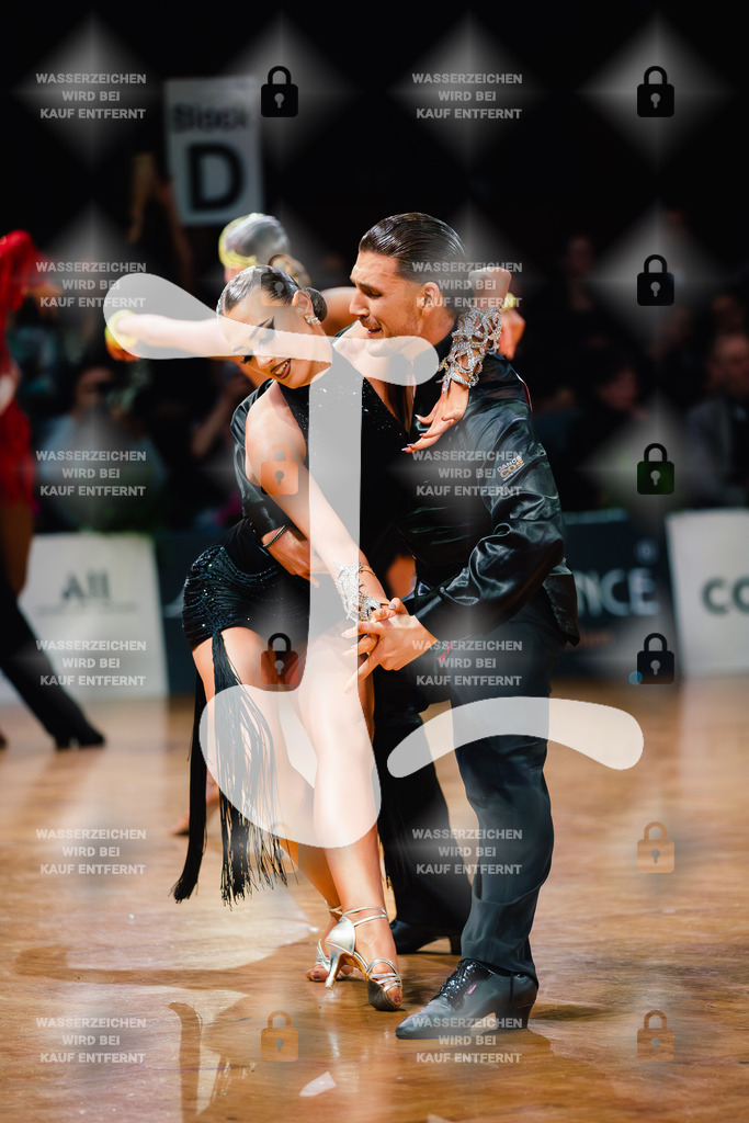 GOC 2025 - WDSF GrandSlam Latin 26th (3) Justin Lauer _ Rita Schumichin (Germany)-2025-08-23-3683 | Webshop for digital downloads and prints of dance sport, event & show photographer Julian Link - Realisiert mit Pictrs.com