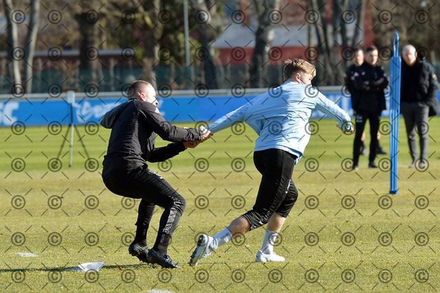 RGE_8027b | Hertha BSC, 2.Bundesliga, Herren, Training, Saison 2025/26, im Bild von li. Co-Trainer Patrick Ebert ( Hertha BSC ), Julian Eitschberger ( Hertha BSC ),  02.03. 2026, Fotograf: Ralf Gebhardt - Realisiert mit Pictrs.com