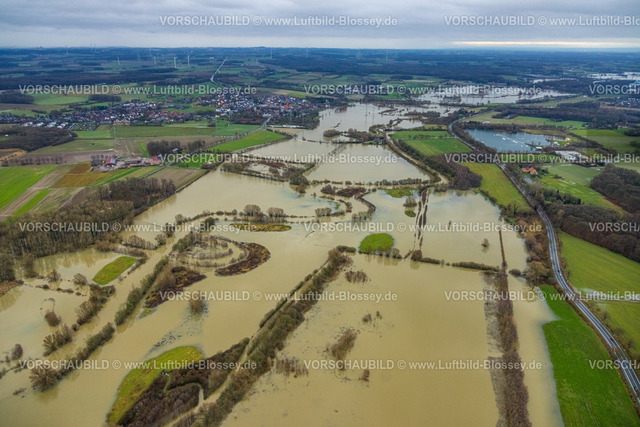 Hamm231201040 | Luftbild vom Hochwasser der Lippe, Weihnachtshochwasser 2023, Fluss Lippe tritt nach starken Regenfällen über die Ufer, Überschwemmungsgebiet Lippeaue Oberwerrieser Mersch Landschaftsschutzgebiet, hinten die Wasserski Anlage Hamm, Uentrop, Hamm, Ruhrgebiet, Nordrhein-Westfalen, Deutschland